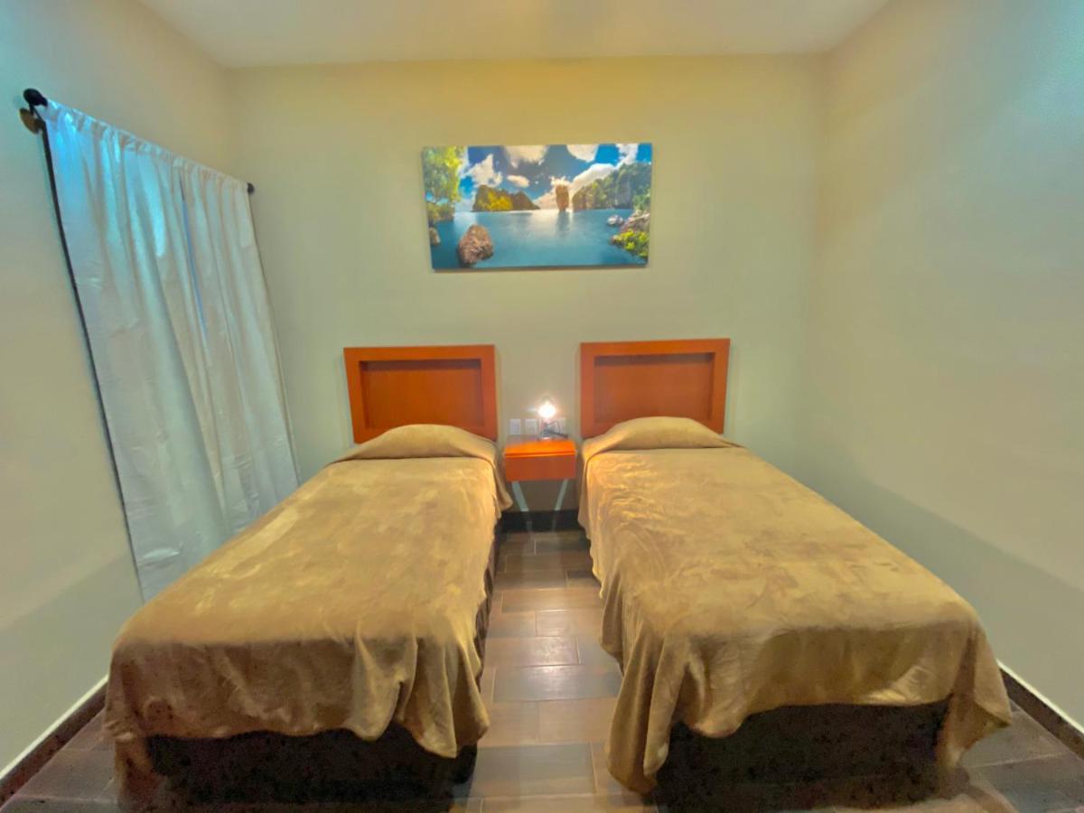La Lola Hotel & Suites Mazatlán Buitenkant foto